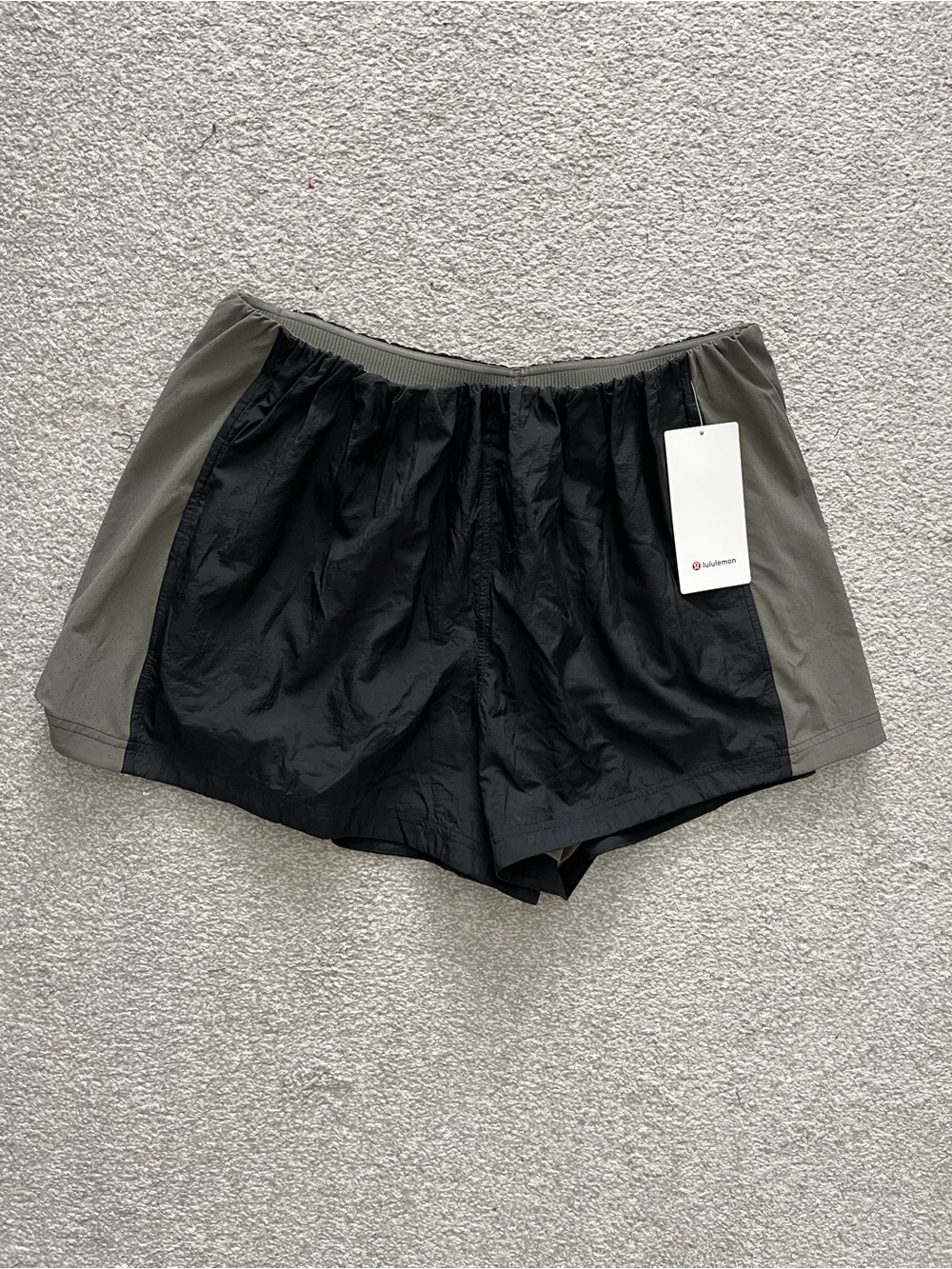 NWT Lululemon Black with Olive Colorblock Athletic Shorts Size XL